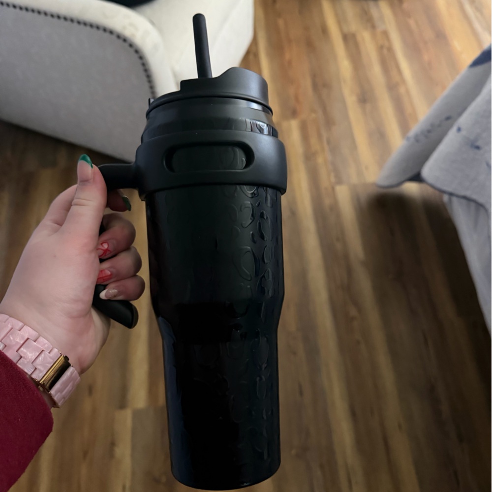 Black cheetah cup